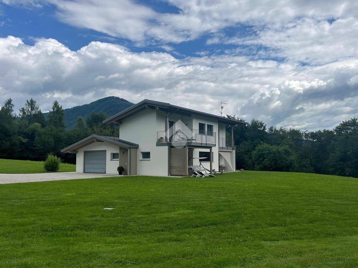 2 bedrooms Villa in Feltre, Italy No. 357189