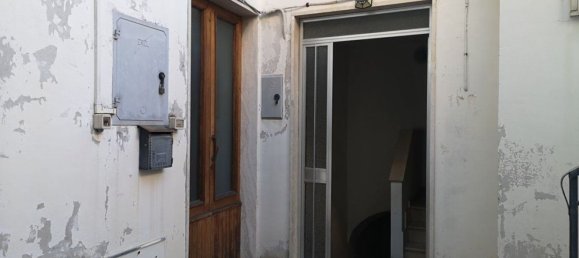 Квартира с 10 комнатами в Пенне, Италия № 87084 2