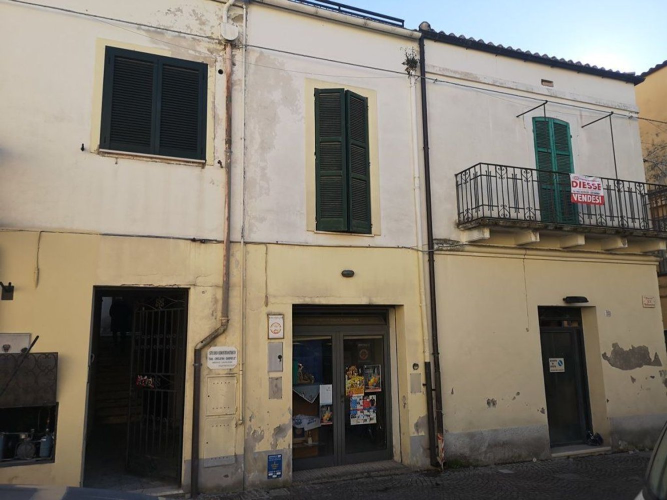 Квартира с 10 комнатами в Пенне, Италия № 87084