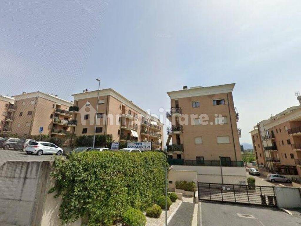 5 bedrooms Apartment in Rome, Italy No. 16334