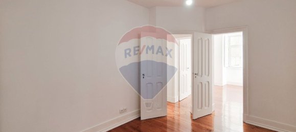 2 bedrooms Apartment in Lisbon, Portugal No. 75259 9