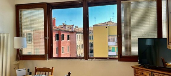 5 rooms Apartment in Venice, Italy No. 88728 9