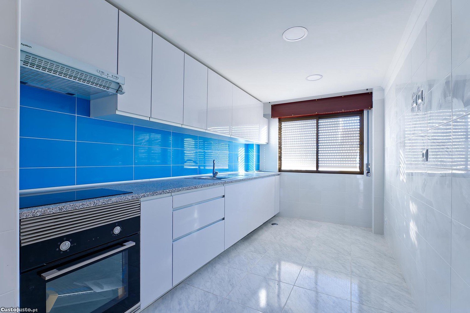 2 bedrooms Apartment in Amadora, Portugal No. 219940