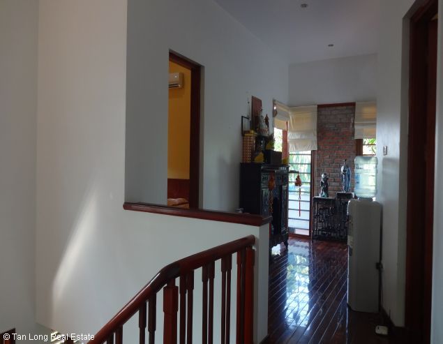 Villa de 3 dormitorios en Tay Ho, Vietnam No. 5496