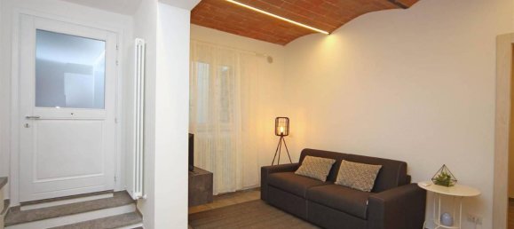 3 rooms Apartment in Siena, Italy No. 29401 3