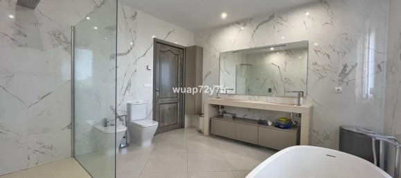 5 bedrooms Villa in Cadiz, Spain No. 135717 2