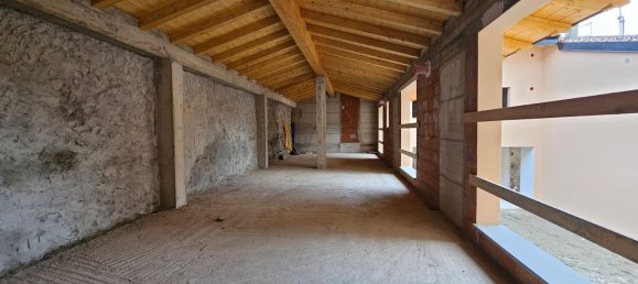 2-salle Appartement à Paladina, Italy No. 8750 2