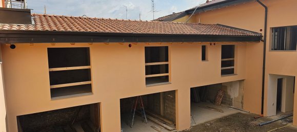 2-salle Appartement à Paladina, Italy No. 8750 12