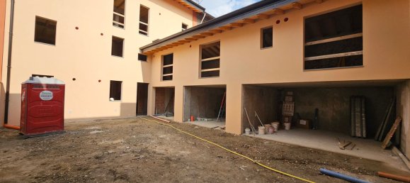 2-salle Appartement à Paladina, Italy No. 8750 9