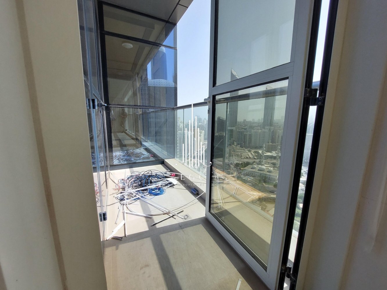 Apartamento T4 em Corniche Road, UAE N.º 25766