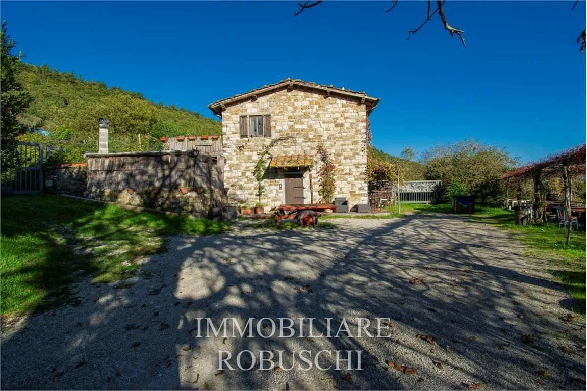 6 rooms House in Fiesole, Italy No. 38932
