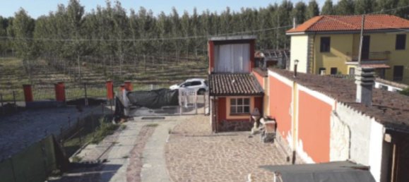 3 rooms House in Torre Beretti e Castellaro, Italy No. 78713 9