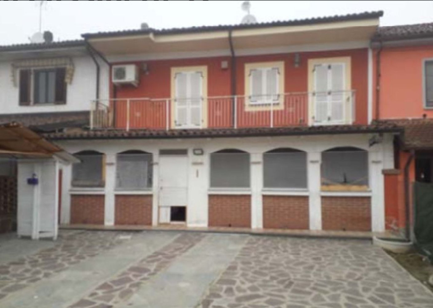 3 rooms House in Torre Beretti e Castellaro, Italy No. 78713