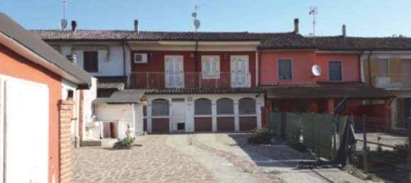 3 rooms House in Torre Beretti e Castellaro, Italy No. 78713 5