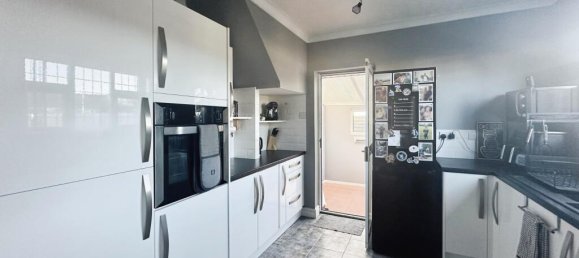 3 bedrooms House in Havant, United Kingdom No. 10894 4