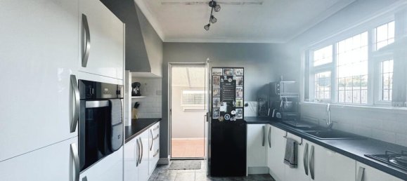 3 bedrooms House in Havant, United Kingdom No. 10894 7