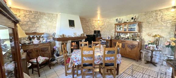 3 bedrooms House in Monneville, France No. 63471 2