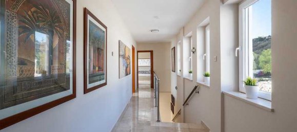 4 bedrooms Villa in Pegeia, Cyprus No. 14643 6