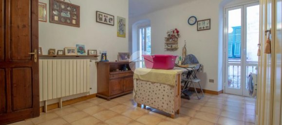 5-salle Appartement à Chiusavecchia, Italy No. 77892 17