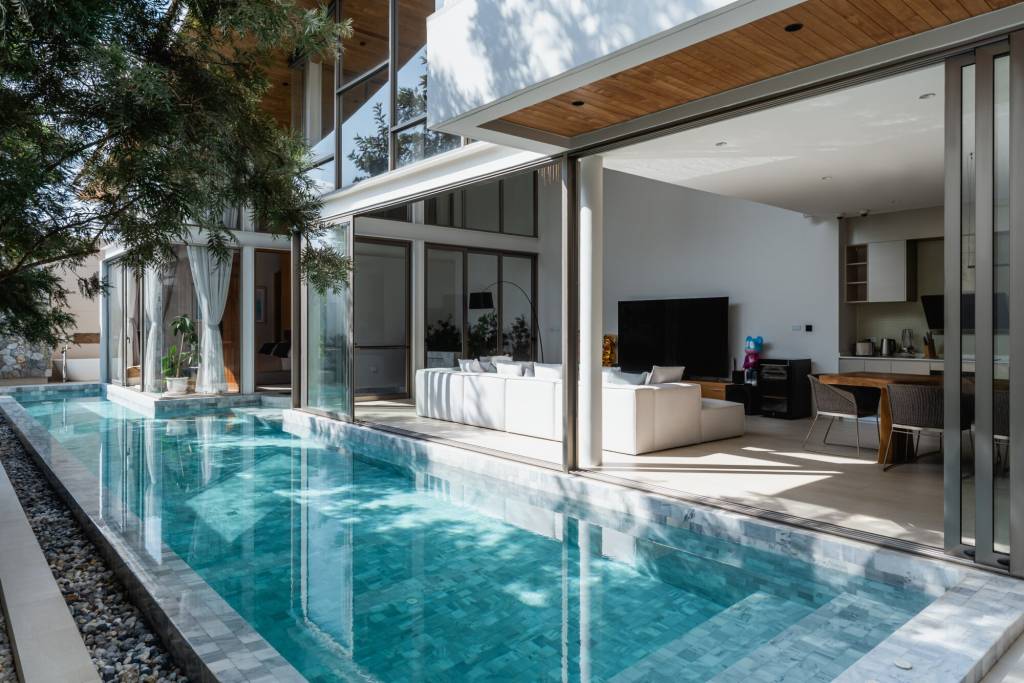 Villa de 4 dormitorios en Bang Tao, Thailand No. 27223