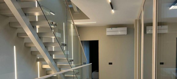 5 bedrooms Villa in Alameda, Spain No. 177907 10