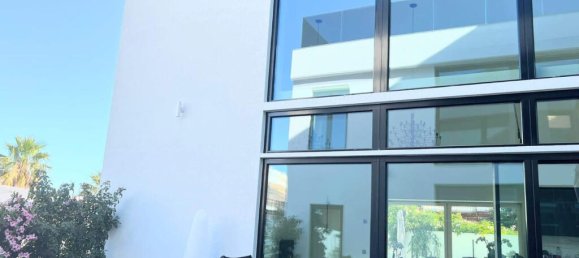 5 bedrooms Villa in Alameda, Spain No. 177907 15