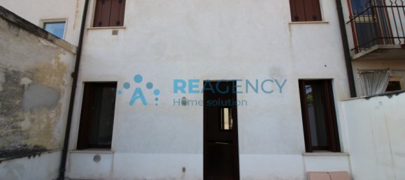 230m² Building in Thiene, Italy No. 311384 9