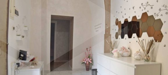 6 rooms Apartment in Arzano, Italy No. 18532 4