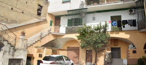 6 rooms Apartment in Arzano, Italy No. 18532 3