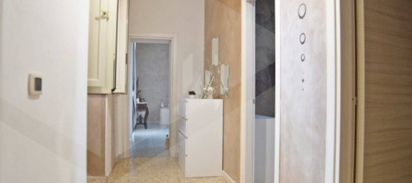 6 rooms Apartment in Arzano, Italy No. 18532 2