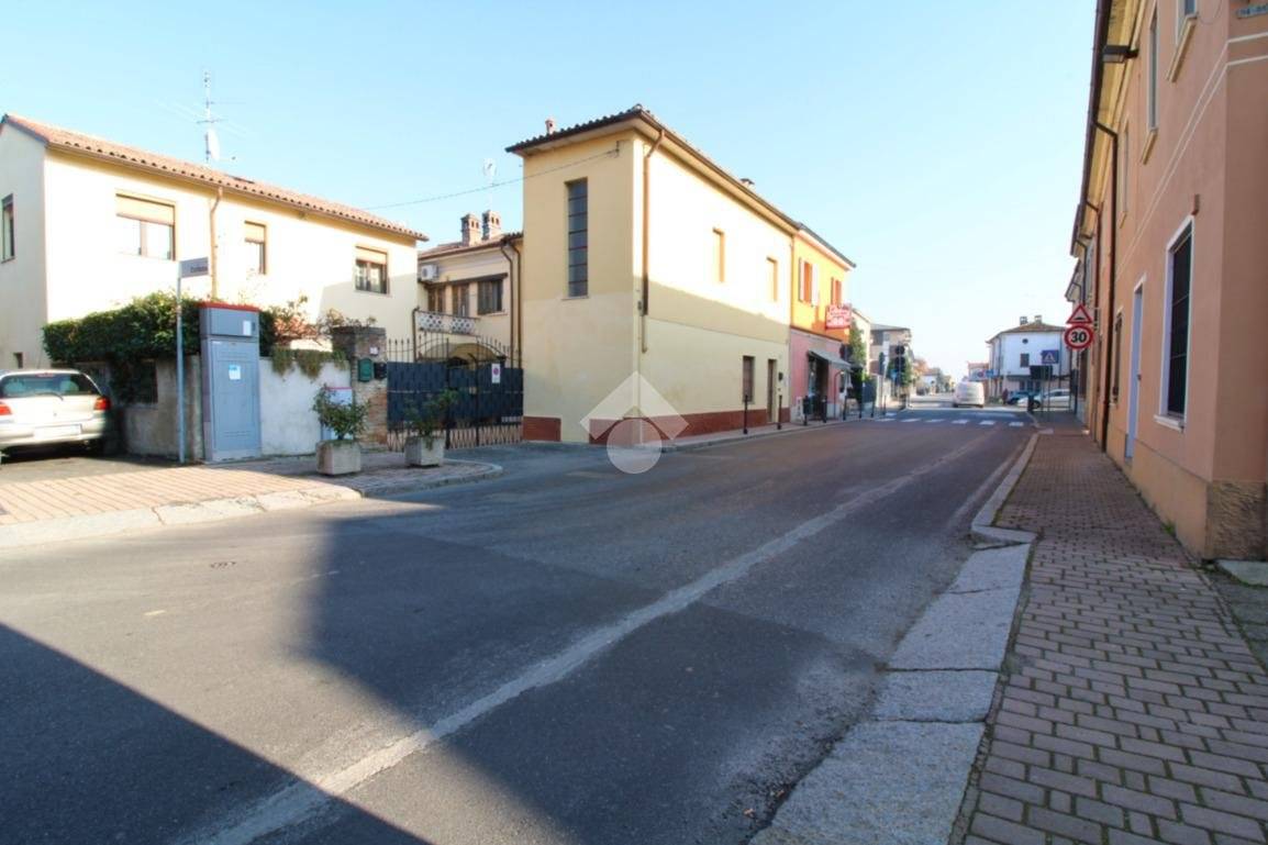 2 chambres Maison à Bressana Bottarone, Italy No. 233443