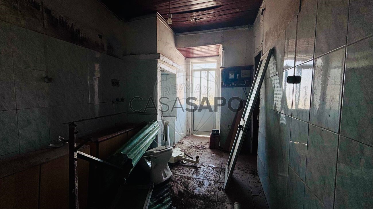 220m² Building in Vila Franca de Xira, Portugal No. 231207