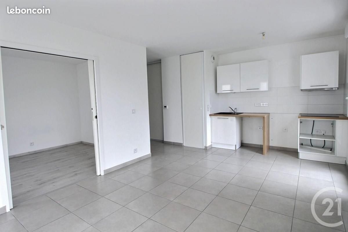 Квартира с 2 спальнями в Мериньяк, Франция № 320241