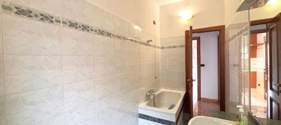 3 bedrooms Apartment in Genoa, Italy No. 312689 20