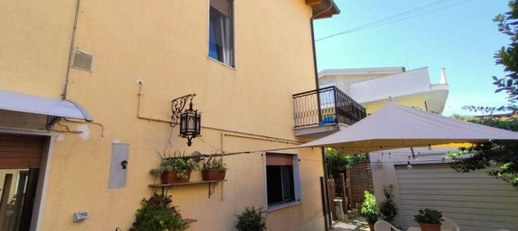 5 bedrooms Villa in Pescara, Italy No. 342130 9