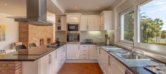 4 bedrooms Villa in Marbella, Spain No. 177876 16