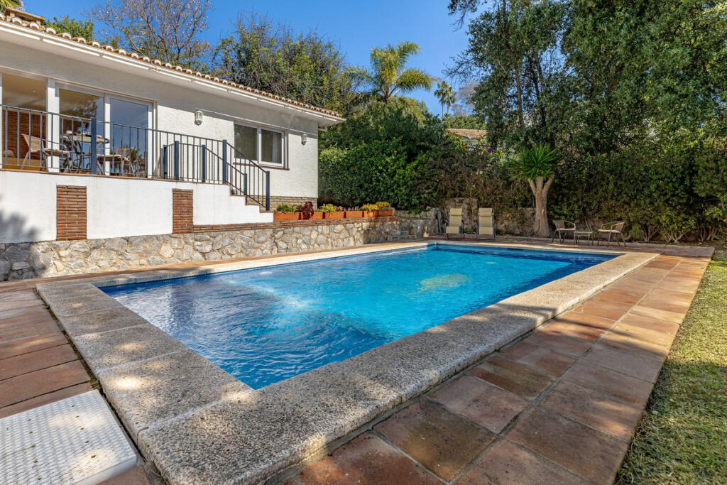 4 bedrooms Villa in Marbella, Spain No. 177876