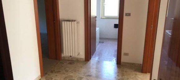 3 rooms Apartment in Pescara, Italy No. 164511 6