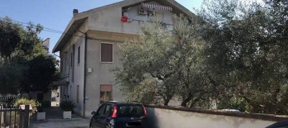 3 rooms Apartment in Pescara, Italy No. 164511 21