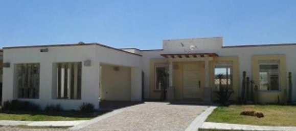 3 bedrooms House in Irapuato, Mexico No. 147108 2