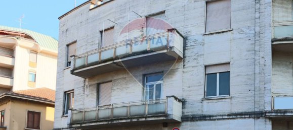 6 Schlafzimmer Wohnung in Busto Arsizio, Italy, Nr. 55129 3