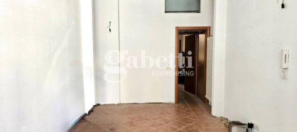 1 bedroom Apartment in Florence, Italy No. 262391 3