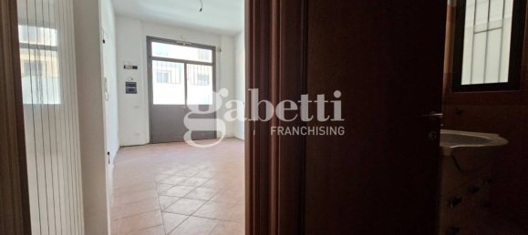 1 bedroom Apartment in Florence, Italy No. 262391 2