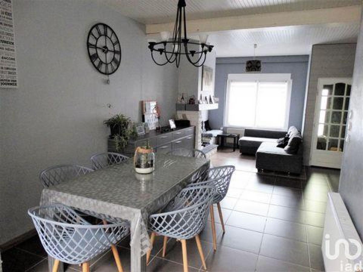 4 bedrooms House in Houplines, France No. 29049