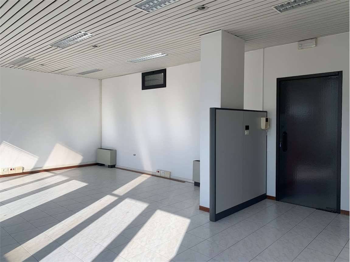 1 room Office in Reggio Emilia, Italy No. 134879
