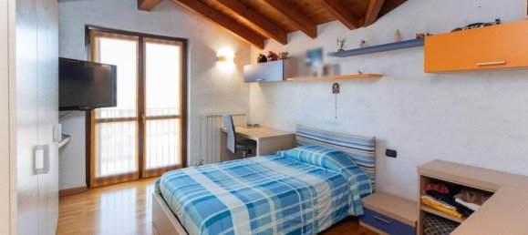 Дуплекс с 3 комнатами в Ванцагелло, Италия № 31730 31