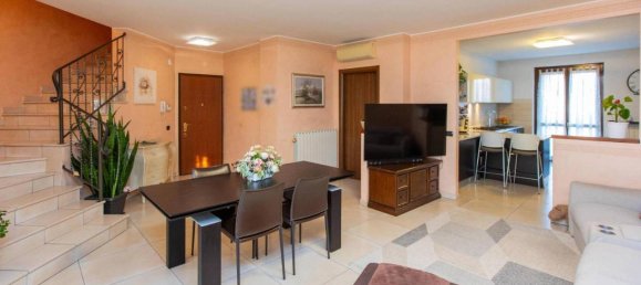 Дуплекс с 3 комнатами в Ванцагелло, Италия № 31730 13