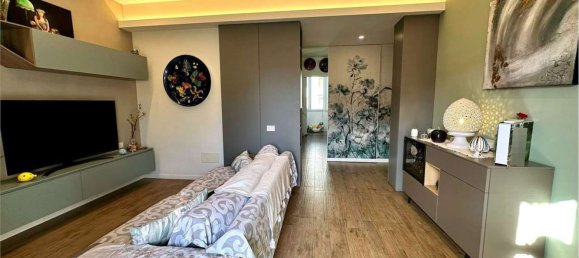 Квартира с 4 спальнями в Салерно, Италия № 344576 2