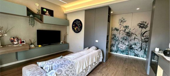 Квартира с 4 спальнями в Салерно, Италия № 344576 3