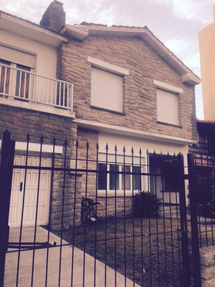 3 bedrooms House in Mar del Plata, Argentina No. 84861